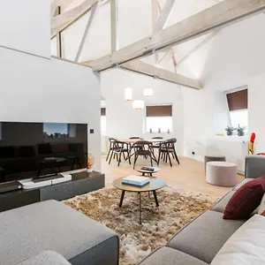 Design Loft Near The Of Appartement